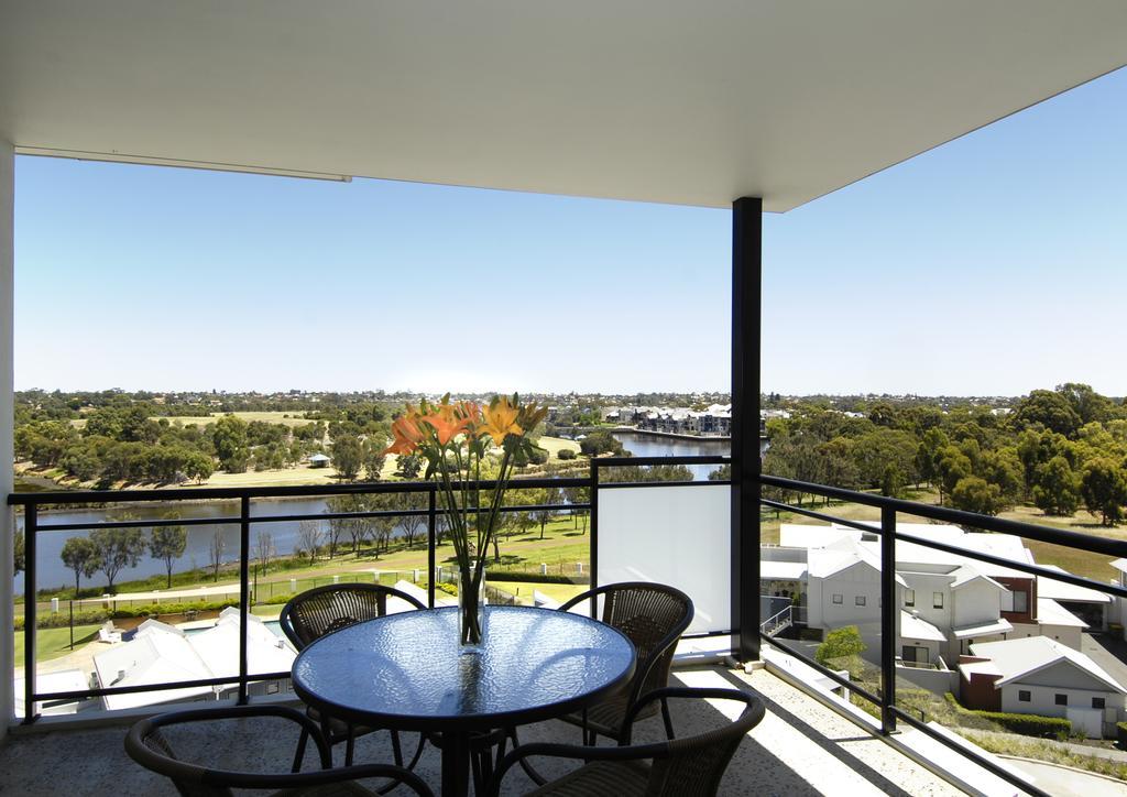 Assured Ascot Quays Apartment Hotel Perth Bagian luar foto