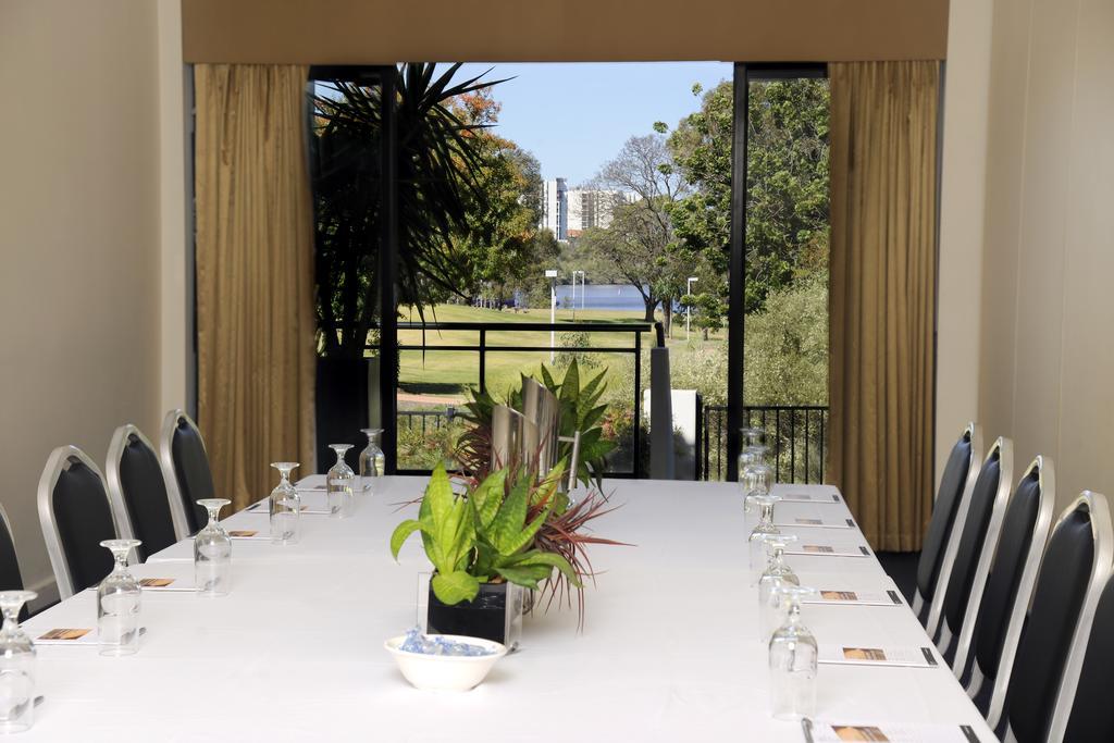 Assured Ascot Quays Apartment Hotel Perth Bagian luar foto