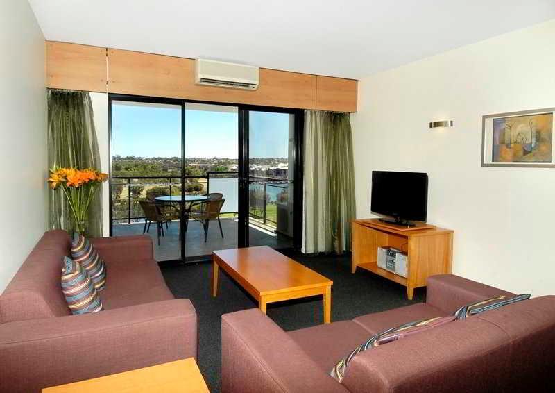 Assured Ascot Quays Apartment Hotel Perth Bagian luar foto