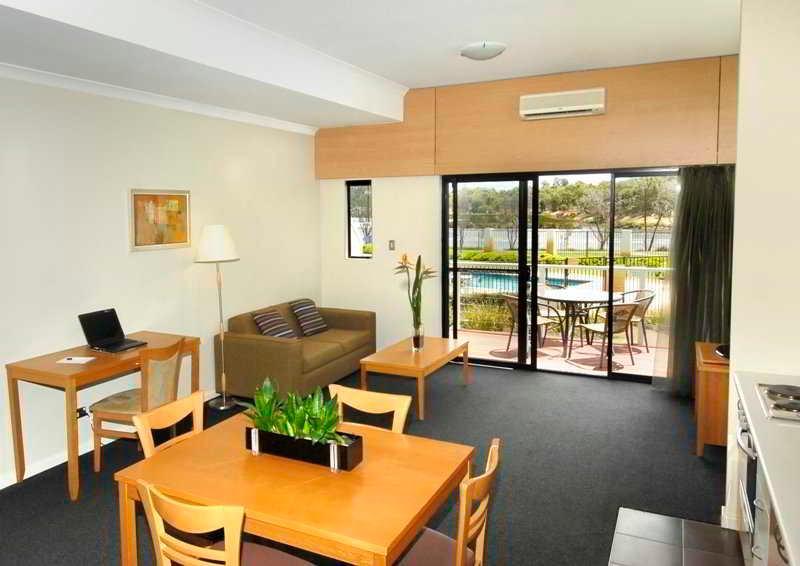 Assured Ascot Quays Apartment Hotel Perth Bagian luar foto