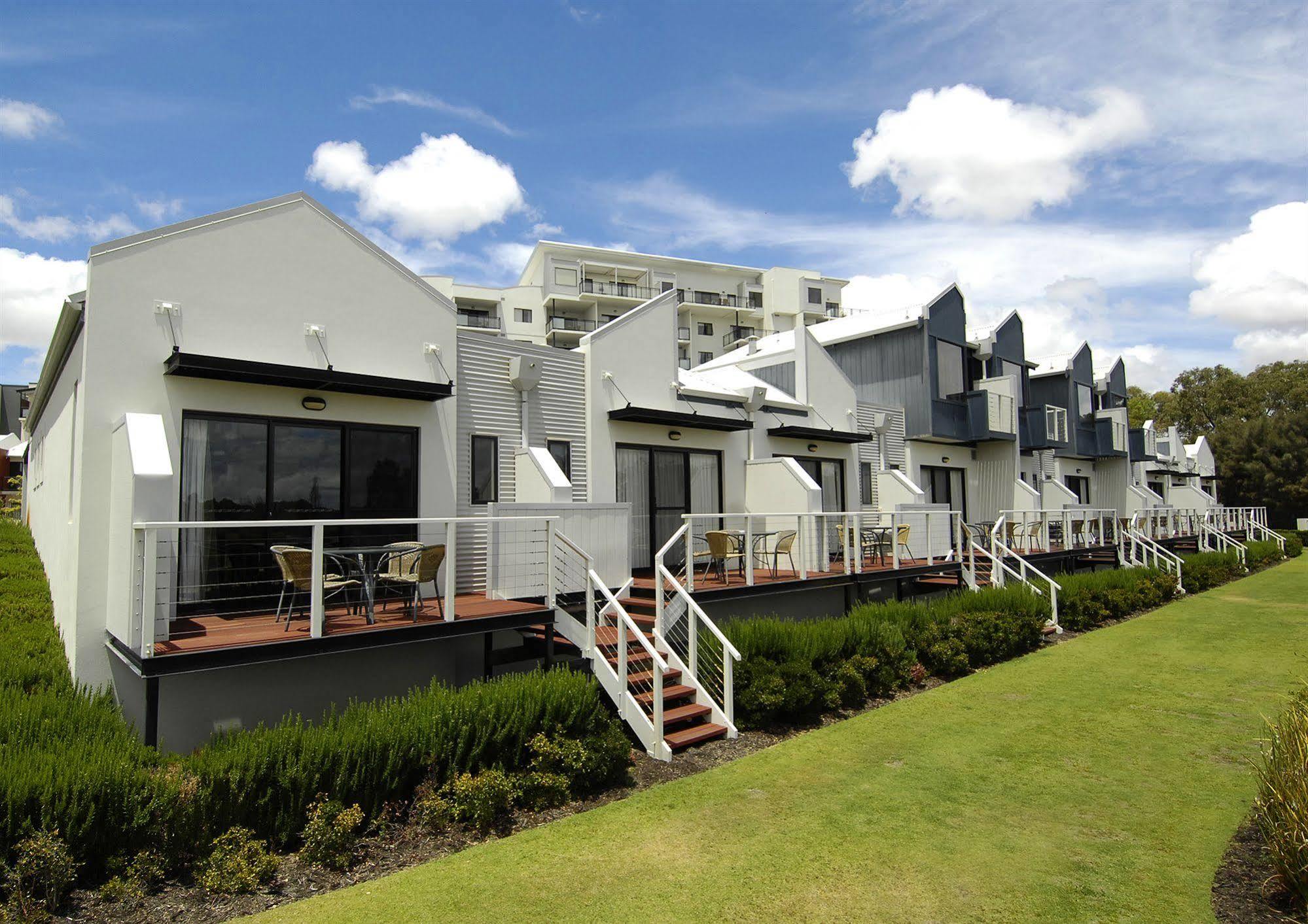 Assured Ascot Quays Apartment Hotel Perth Bagian luar foto