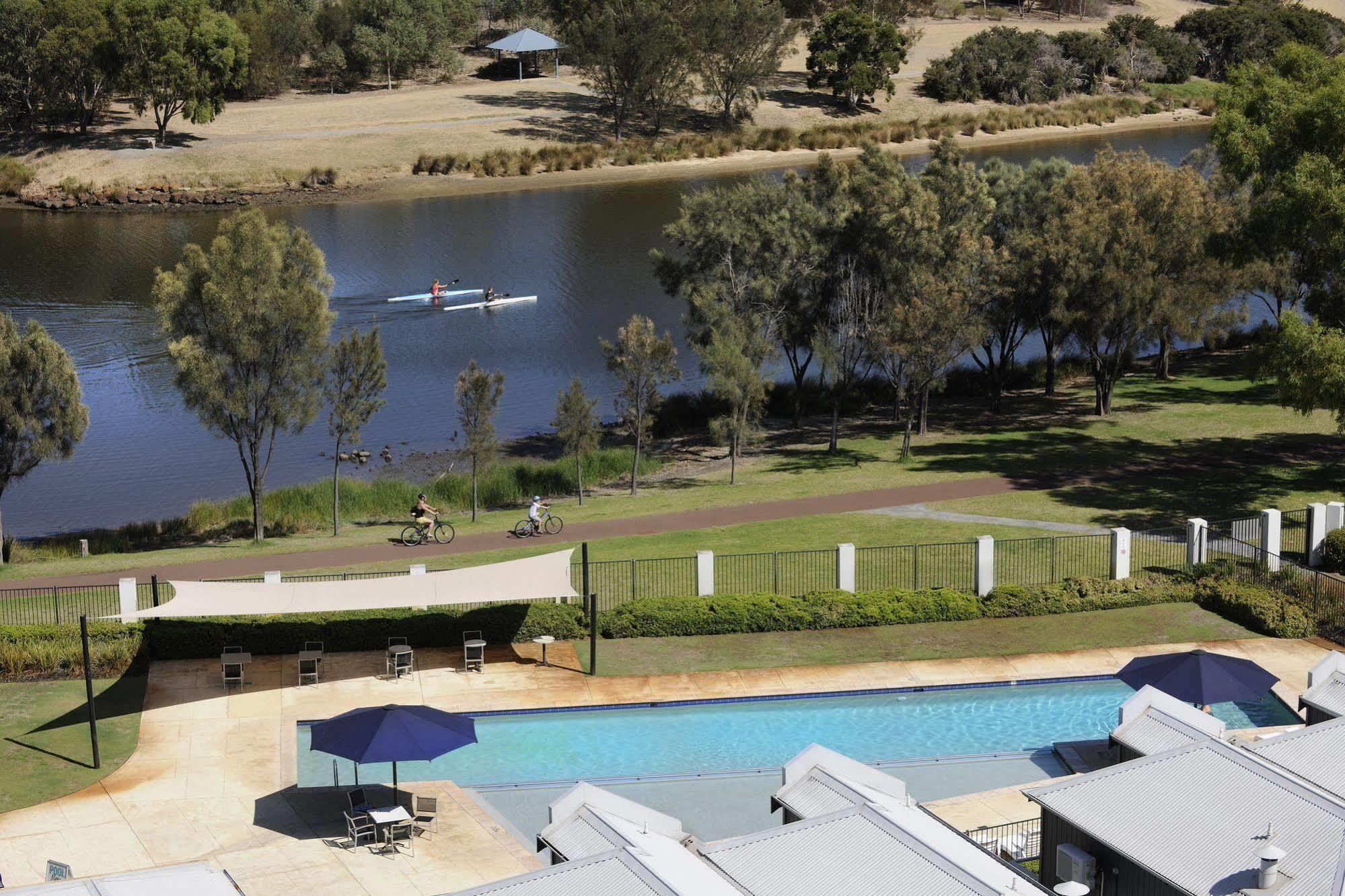 Assured Ascot Quays Apartment Hotel Perth Bagian luar foto