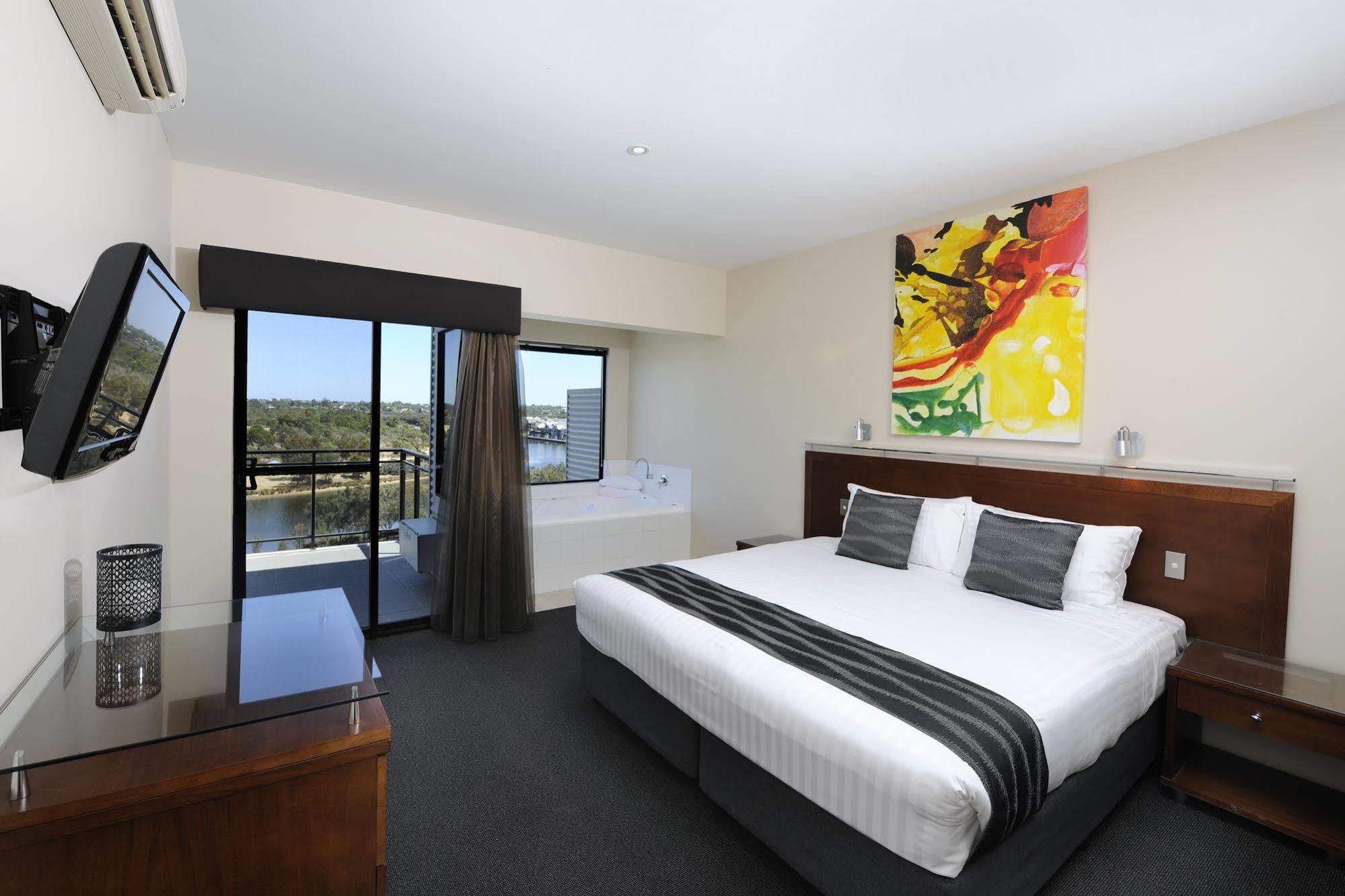 Assured Ascot Quays Apartment Hotel Perth Bagian luar foto
