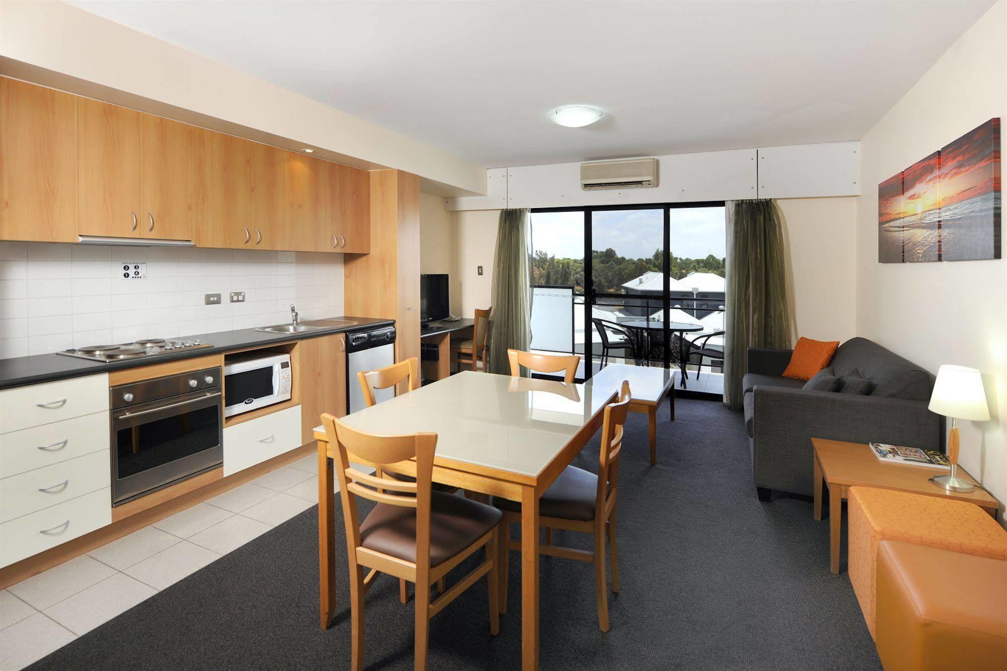 Assured Ascot Quays Apartment Hotel Perth Bagian luar foto