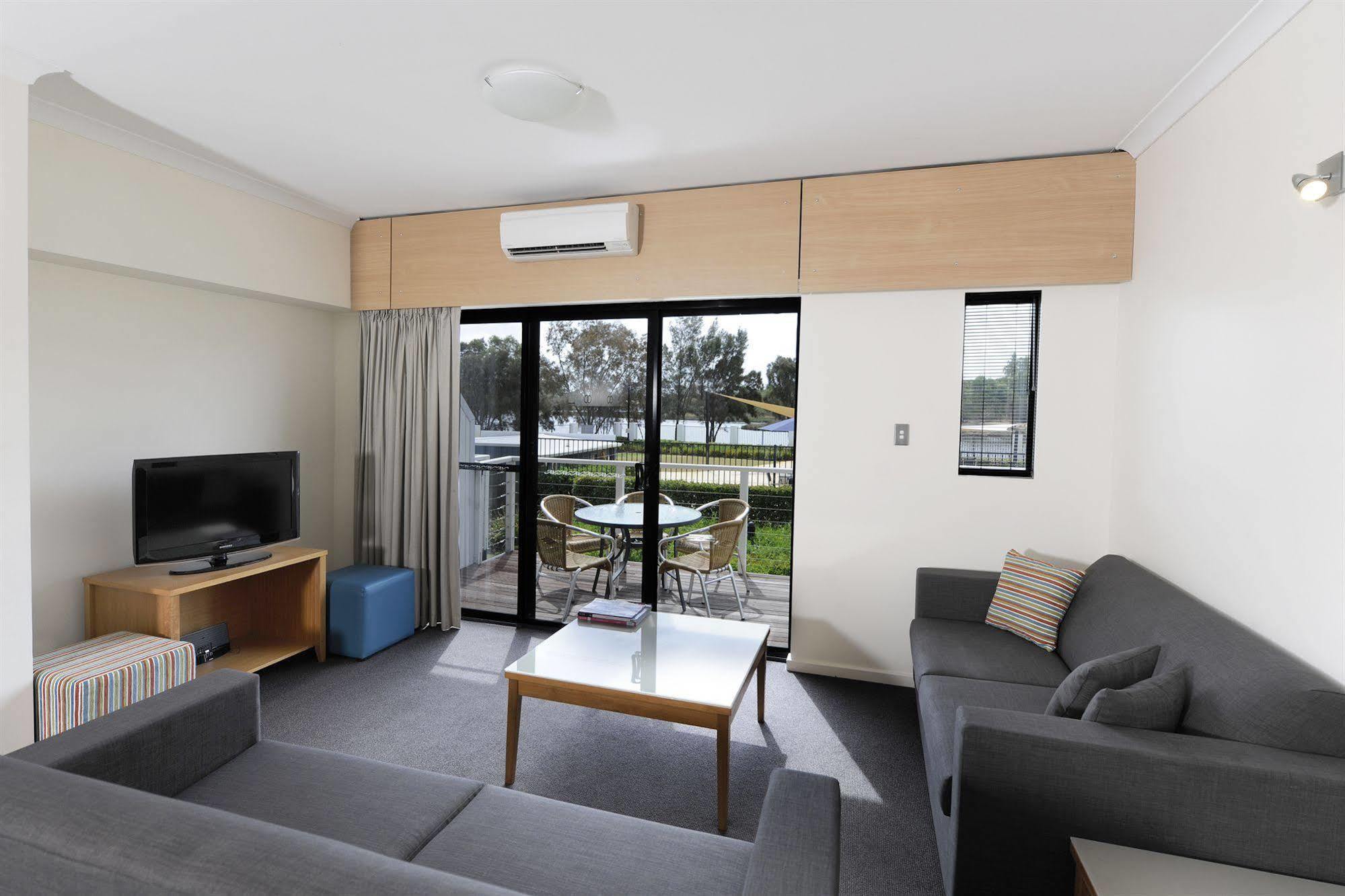 Assured Ascot Quays Apartment Hotel Perth Bagian luar foto