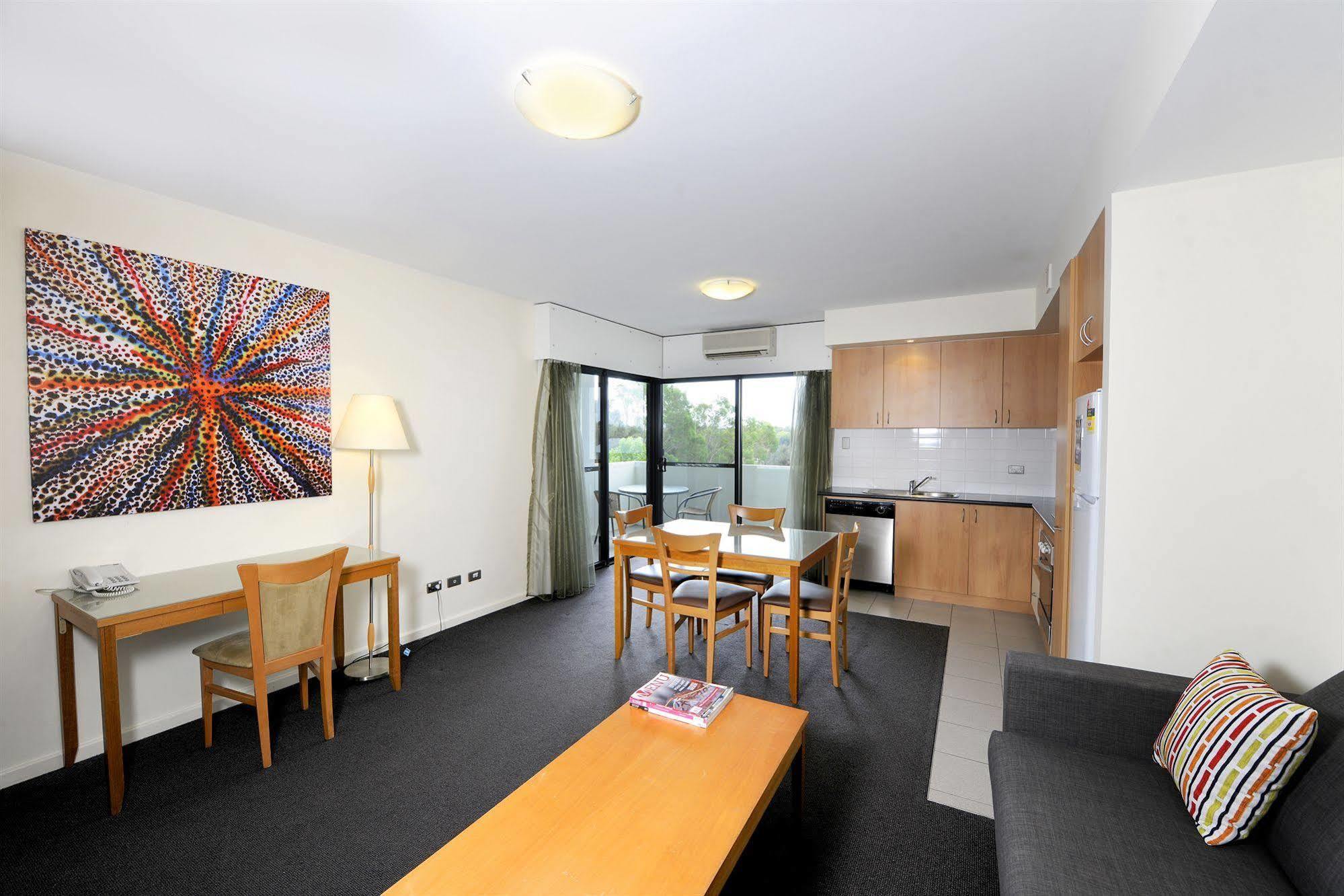 Assured Ascot Quays Apartment Hotel Perth Bagian luar foto