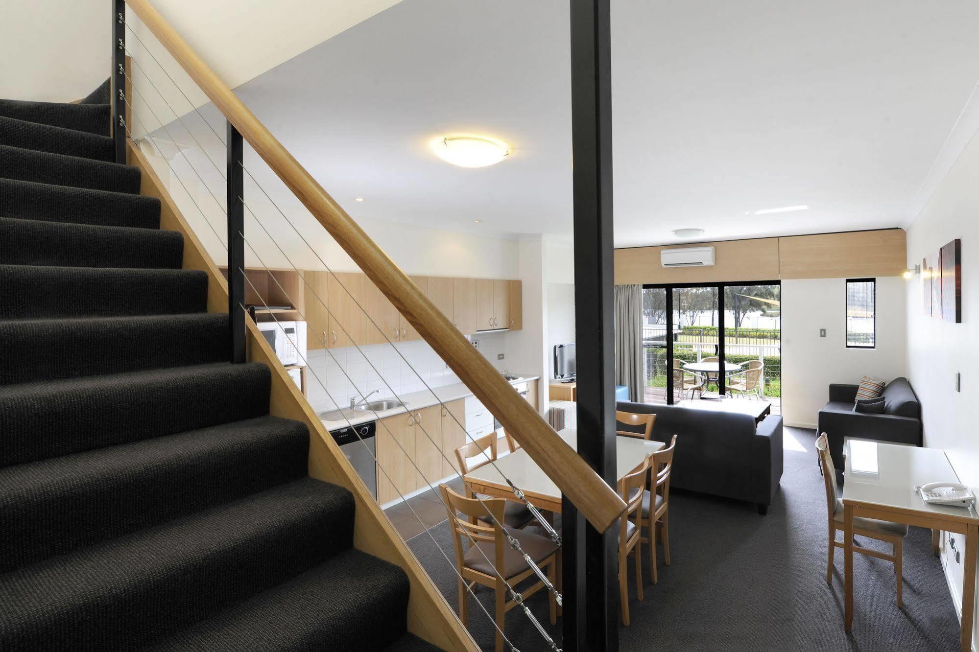 Assured Ascot Quays Apartment Hotel Perth Bagian luar foto