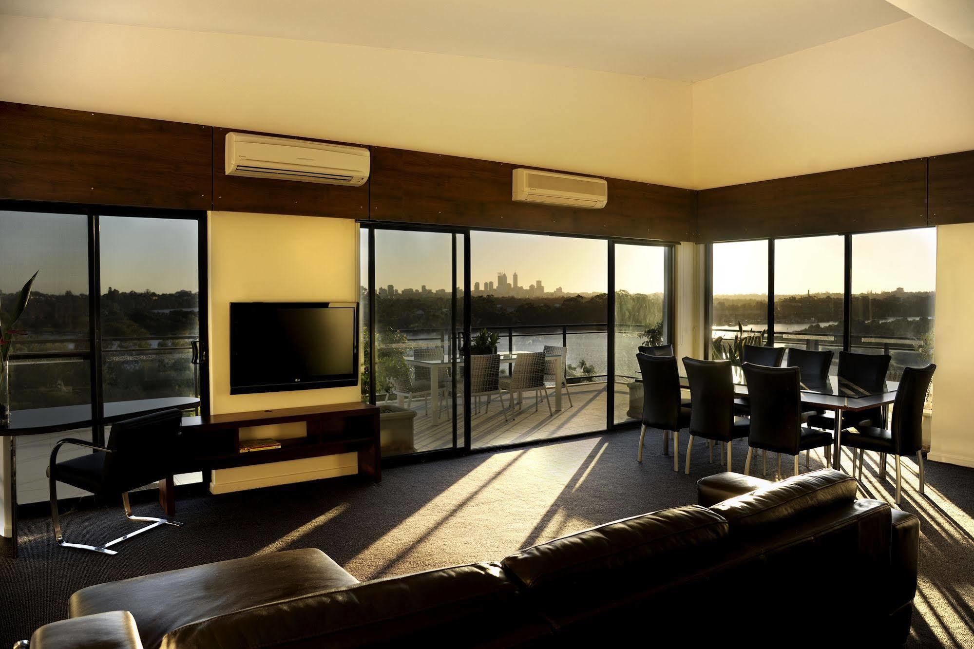 Assured Ascot Quays Apartment Hotel Perth Bagian luar foto