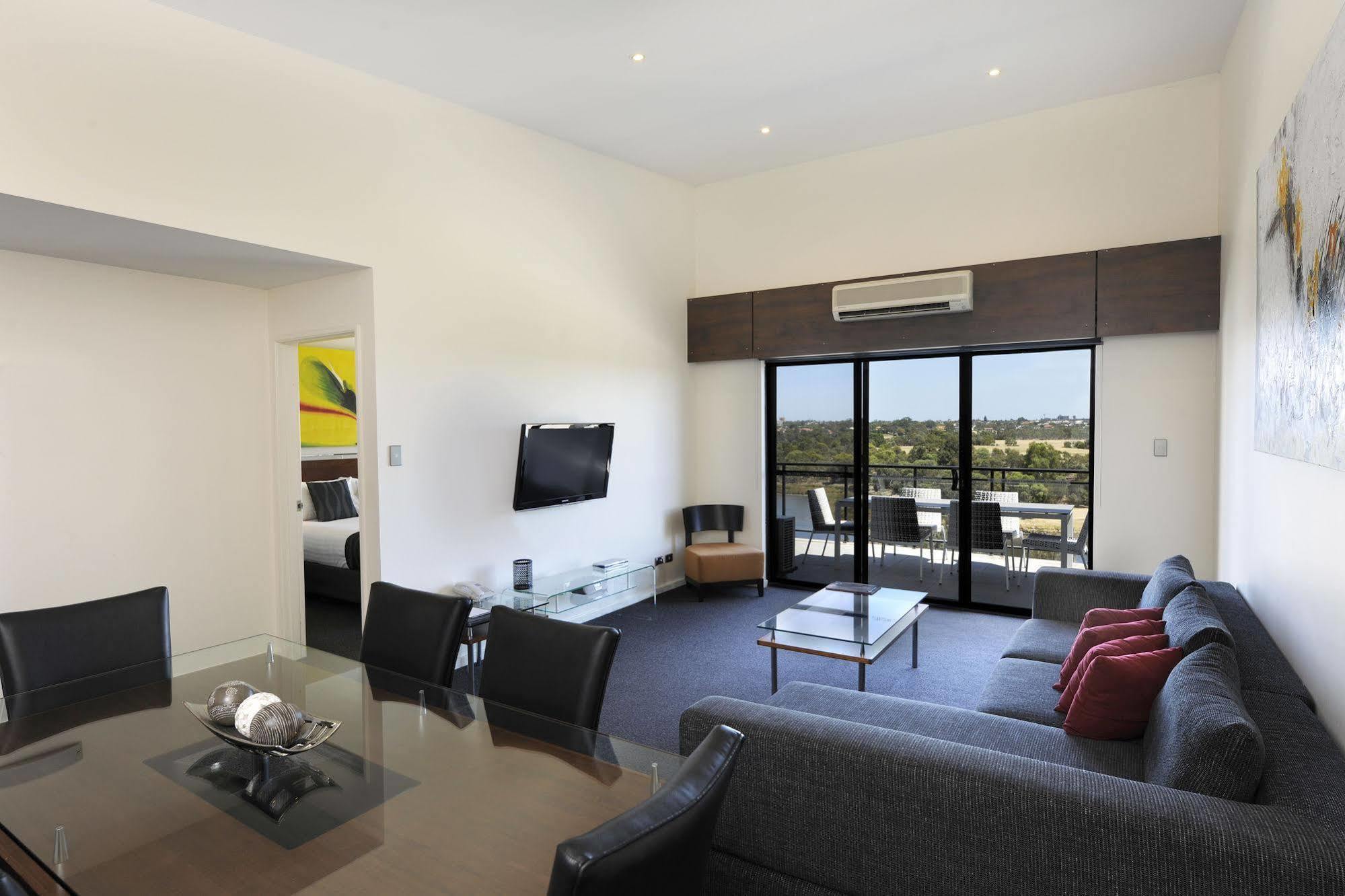 Assured Ascot Quays Apartment Hotel Perth Bagian luar foto