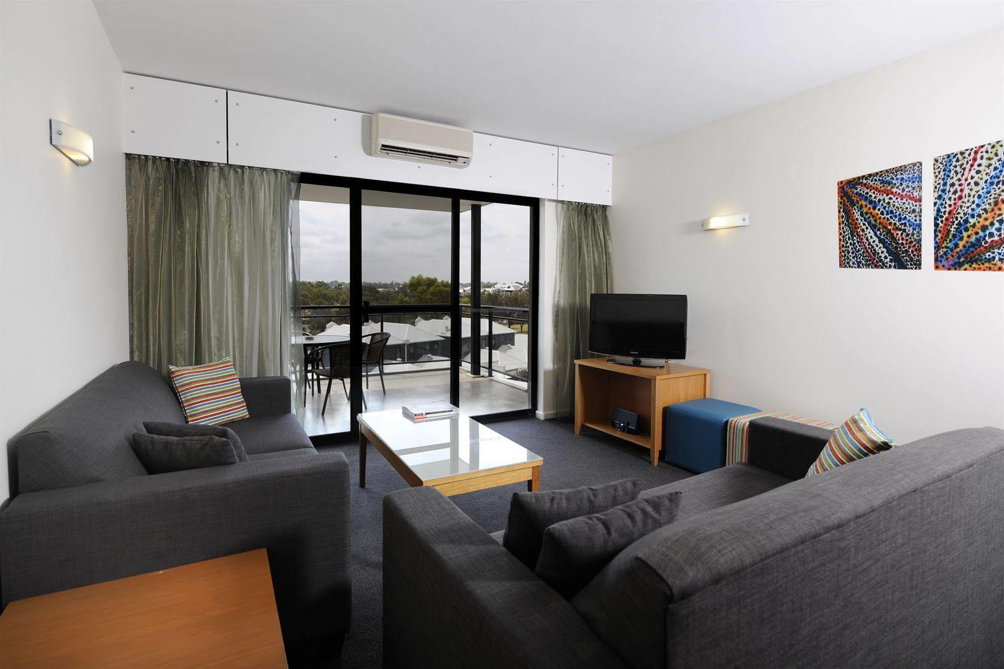 Assured Ascot Quays Apartment Hotel Perth Bagian luar foto